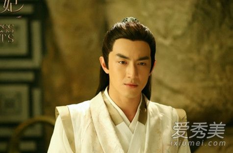 娱乐 音乐 华语音乐新闻  > 正文    填 词:林乔,张赢   谱 曲:罗锟