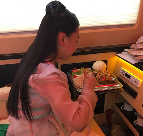 少年楚乔扮演者葛莉莎个人资料照片 楚乔梦中常出现的母亲是谁