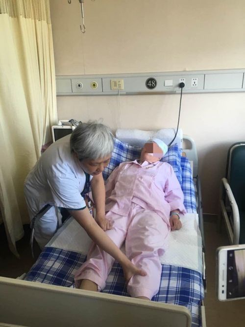 52岁诞下龙凤胎 高龄产妇需要注意哪些问题?