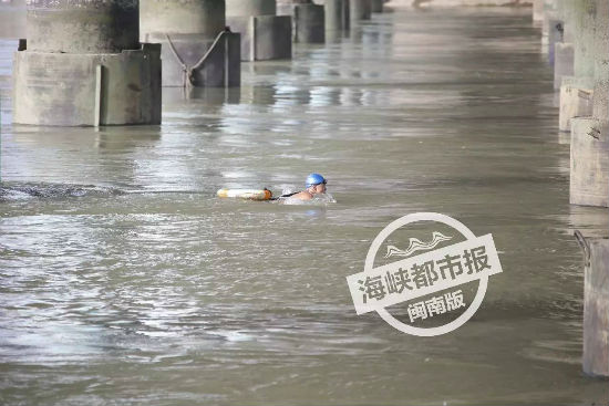 泉州笋江桥下桥墩暗流漩涡集中 下水千万要小心