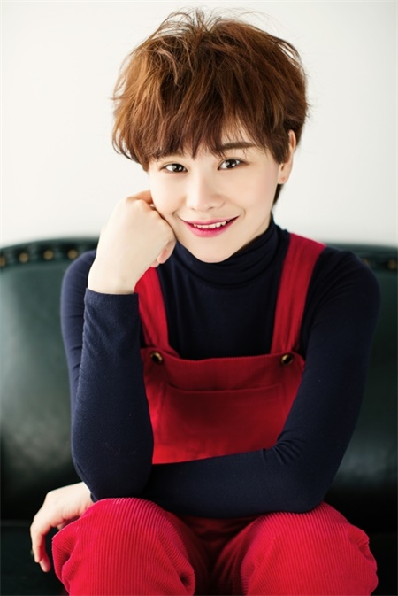 《小情书》最新短片里张怡是谁?电视剧《光年》等剧待播