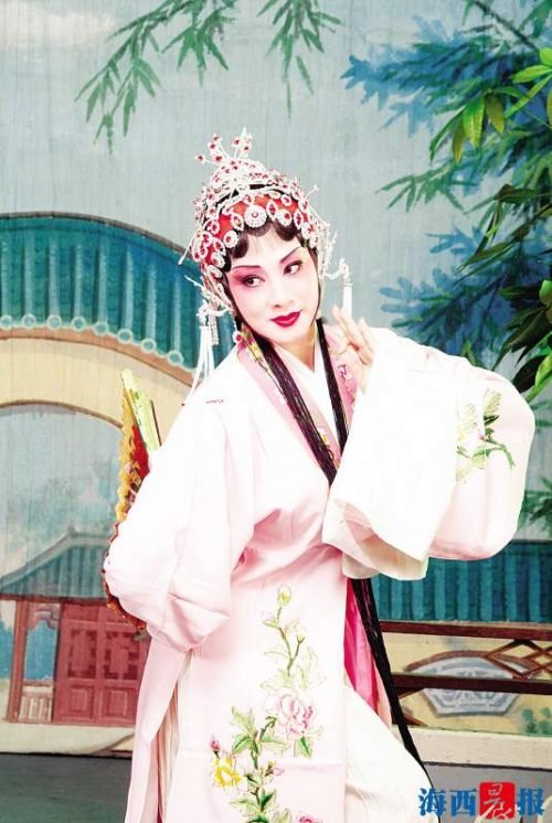 四十载高甲情 吴晶晶演绎戏剧人生